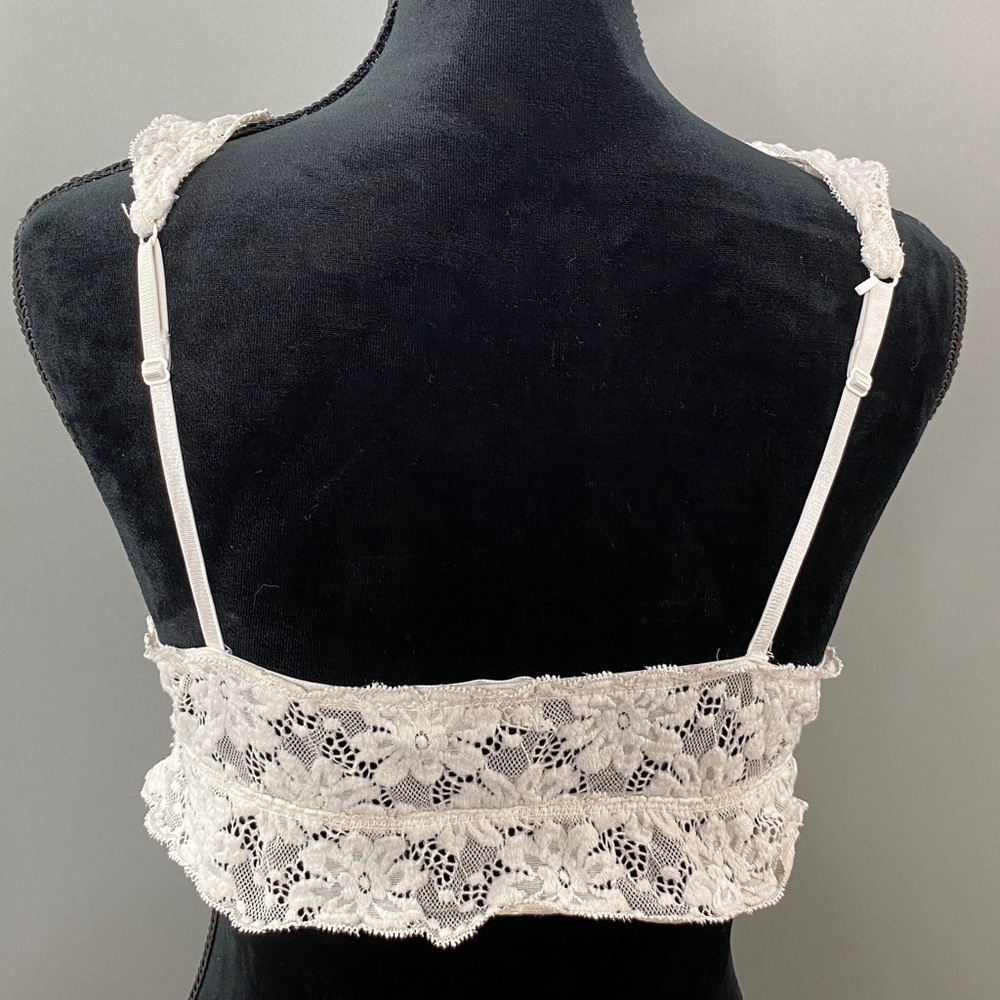 Ivory Lace Altar’d State Bralette Size M/L - Picture 2 of 5